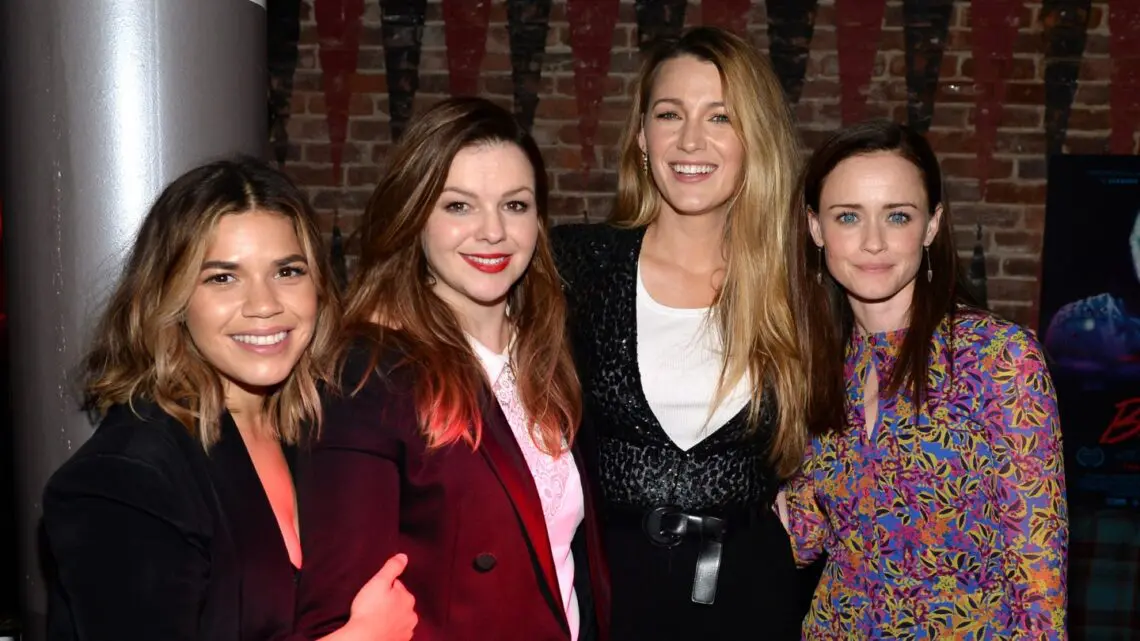 blake-lively’s-‘sisterhood-of-the-traveling-pants’-co-stars-share-message-of-support-for-the-actress:-“we-are-inspired-by-our-sister’s-courage”