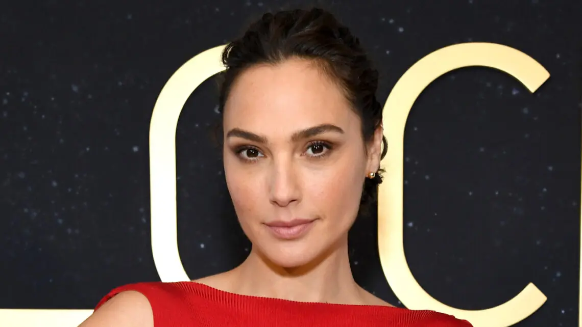 gal-gadot-reveals-she-underwent-emergency-surgery-for-“massive”-blood-clot-in-her-brain-during-pregnancy:-“all-i-wanted-was-to-hold-on-and-live”