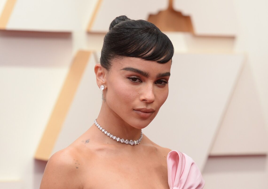 zoe-kravitz-racconta-come-‘isola-py’-ha-cambiato-titolo-per-evitare-offese-alla-sensibilita-femminile-e-ostacoli-dall’mpa-e-cinema:-‘py-e-un-termine-che-la-societa-non-e-pronta-ad-accettare