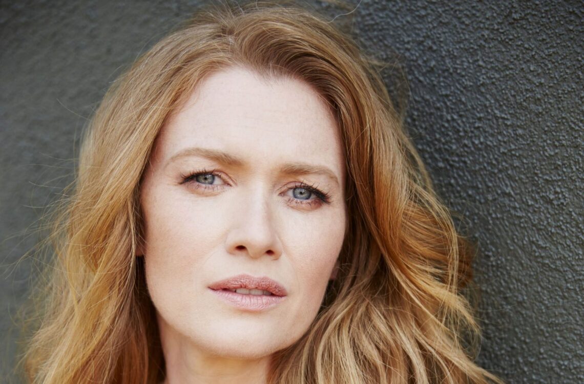 mireille-enos-si-riunisce-a-joel-kinnaman-nel-cast-di-for-all-mankind-5