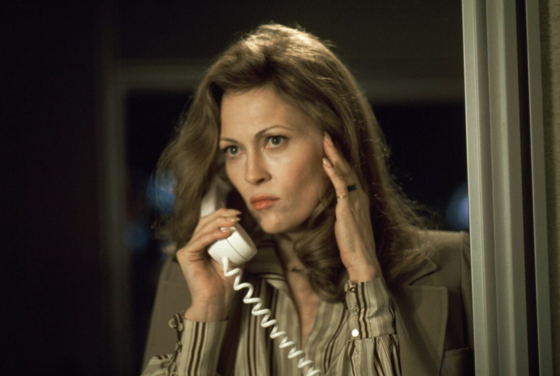 faye-review:-an-enticing-portrait-of-faye-dunaway-looks-at-where-acting-meets-life-meets-difficulty