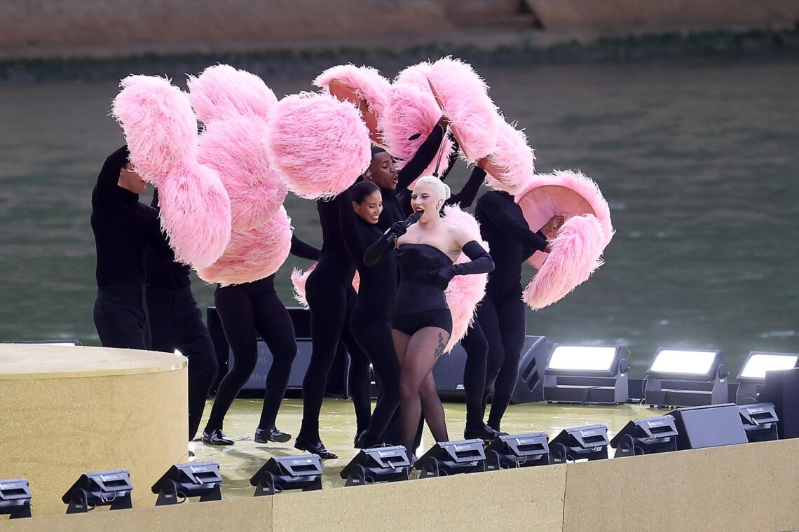 coreografo-olimpico-su-lady-gaga:-l’intensa-preparazione-della-cerimonia-di-apertura-minacciata-dalla-pioggia