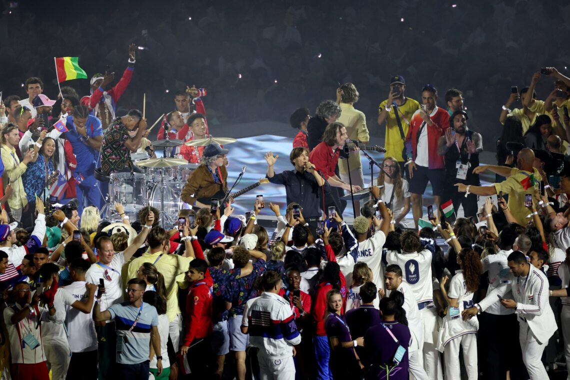 phoenix-thomas-mars-preoccupato-per-atleti-in-festa-a-olimpiadi