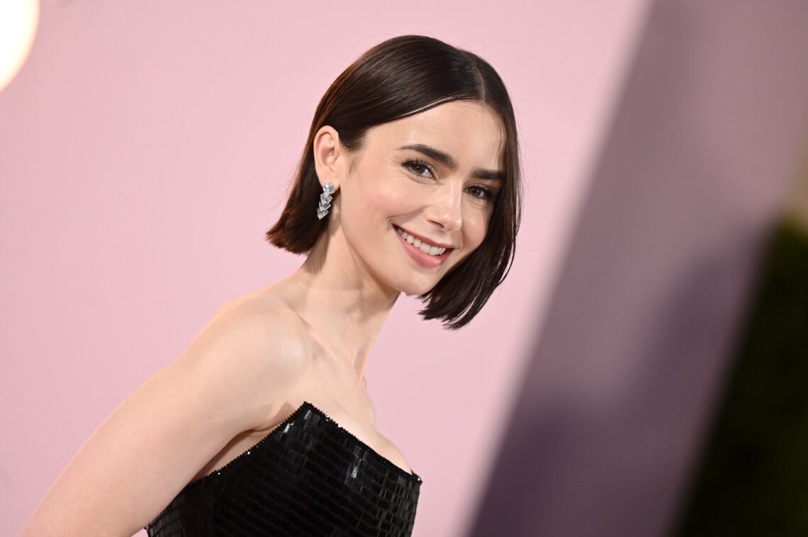 lily-collins-e-il-cast-di-emily-in-paris-anticipano-una-stagione-4-turbolenta