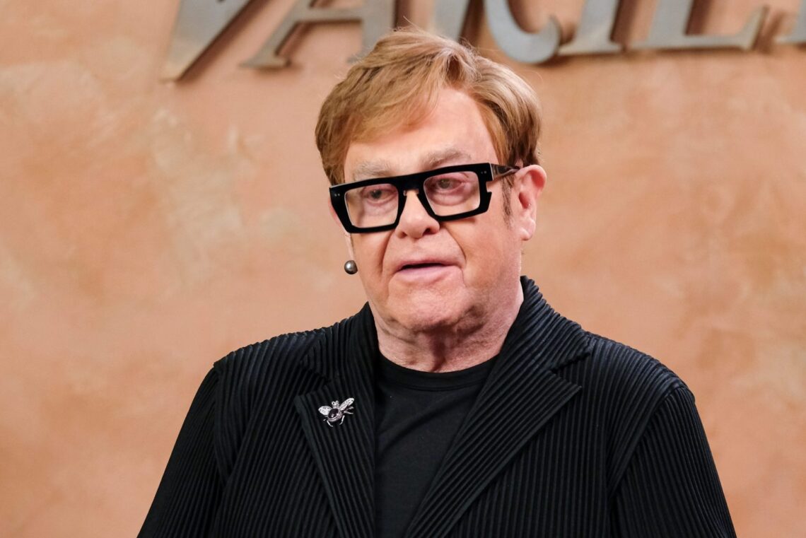 elton-john,-afflitto-da-un’infezione-oculare:-sono-sette-settimane-che-non-vedo-bene