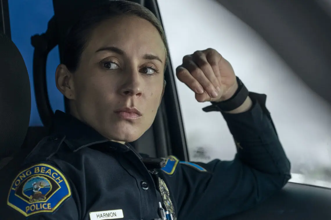 troian-bellisario-protagonista-nella-serie-poliziesca-amazon-di-dick-wolf