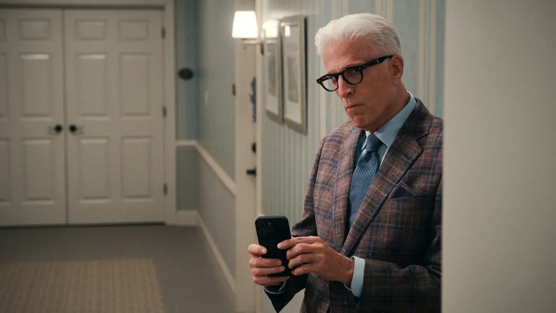 recensione-‘a-man-on-the-inside’:-ted-danson-brilla-nella-commedia-ospizio-di-mike-schur-per-netflix