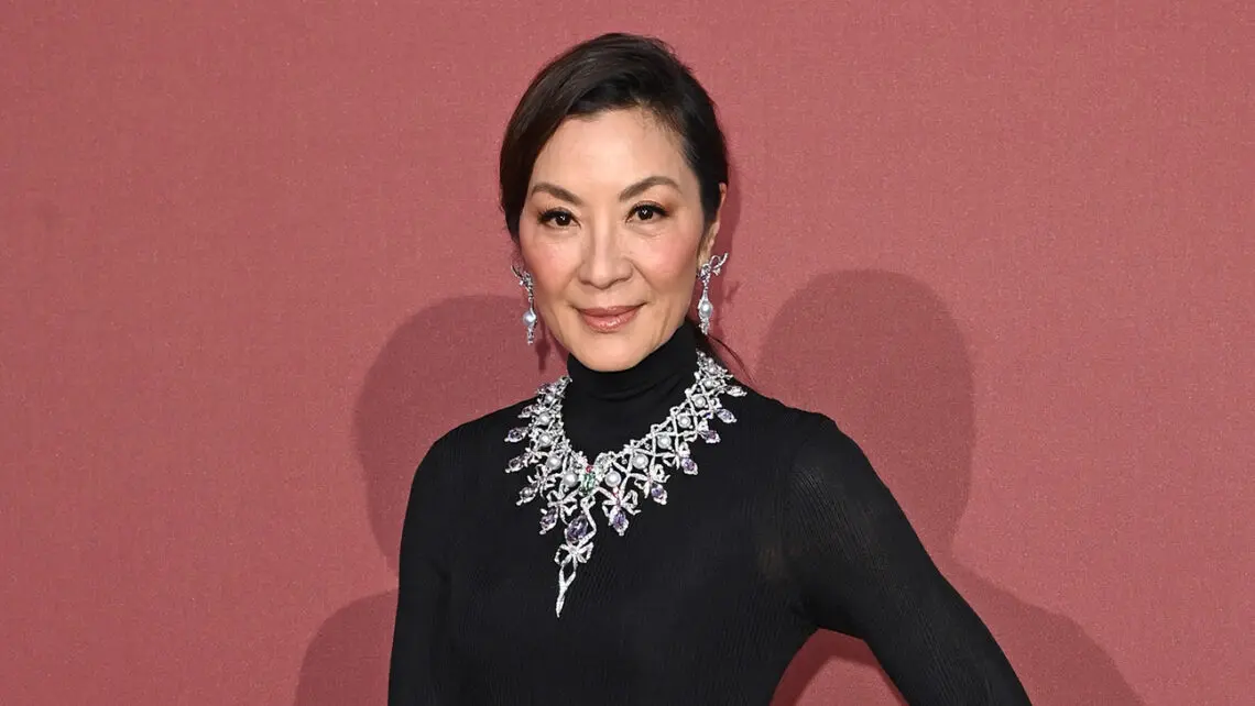 michelle-yeoh:-“wicked-riflette-la-nostra-societa,-rompete-il-soffitto-di-vetro-e-date-piu-opportunita-alle-donne