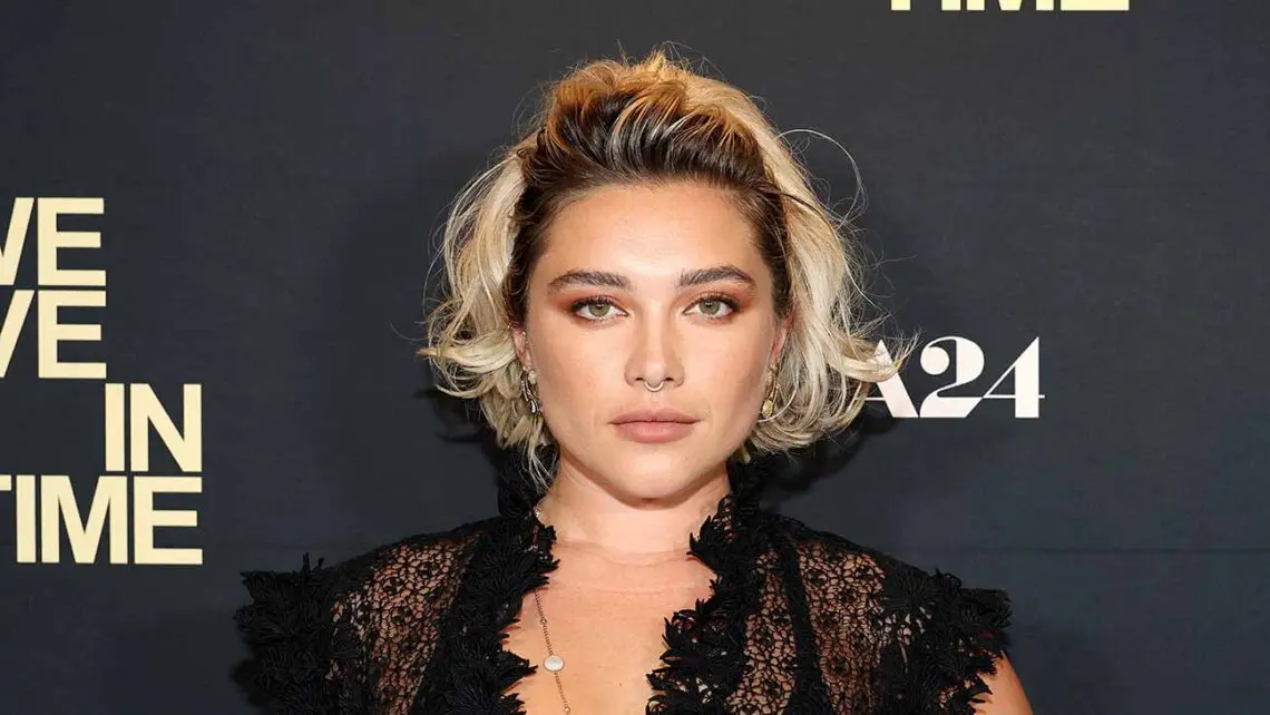 florence-pugh:-l’industria-stanca-le-donne-e-gli-standard-di-bellezza