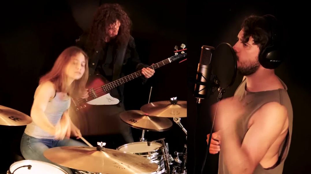 Shake It - Sina recording with The Gäs