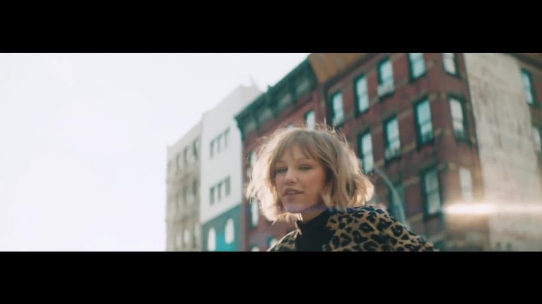 Grace VanderWaal - City Song (Official Video)