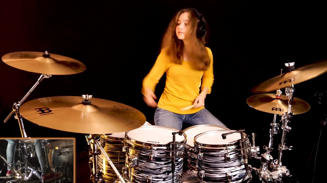 REO Speedwagon - Roll With The Changes; drum cover by Sina