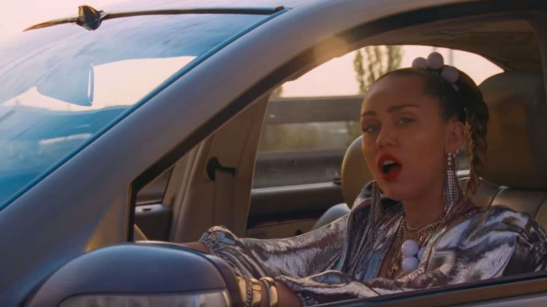 Mark Ronson - Nothing Breaks Like a Heart (Official Video) ft. Miley Cyrus