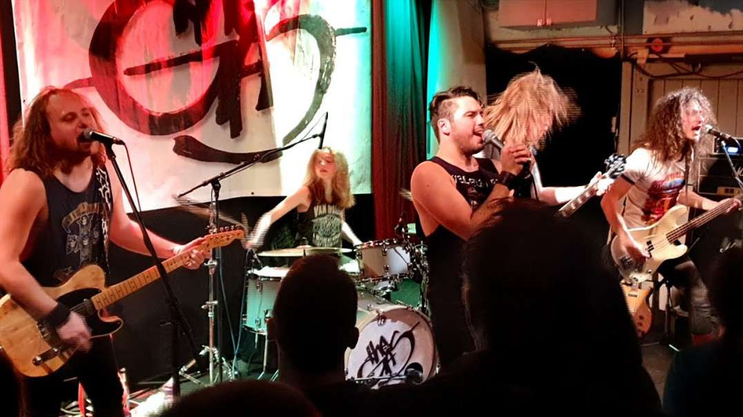 Sina Live on Stage with The Gäs