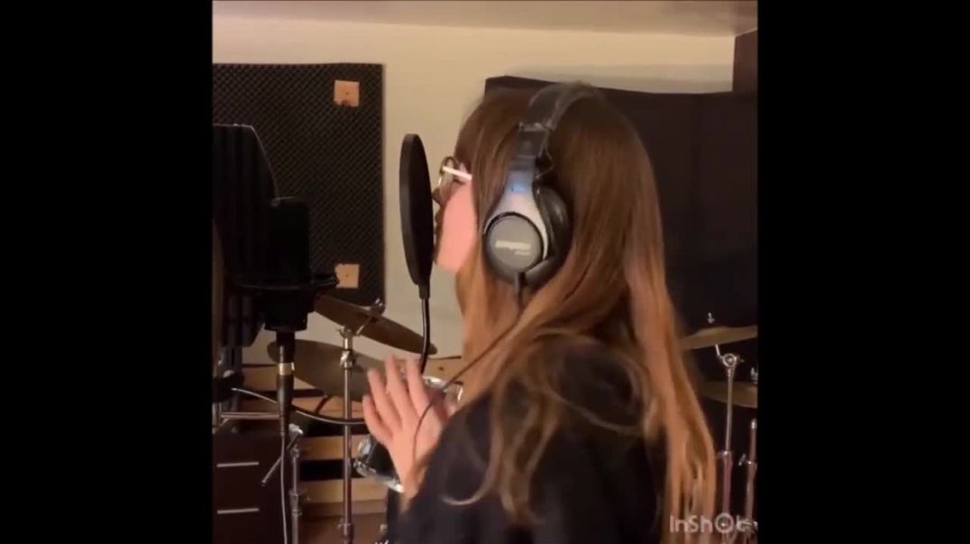 Charlotte Summers - Love On The Brain