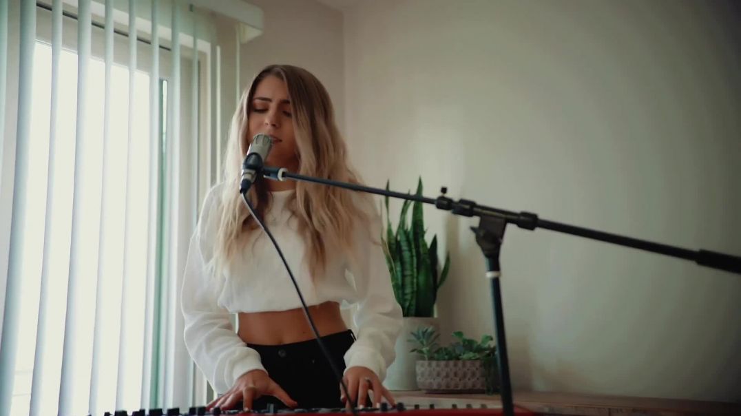 Saviour by Lights | acoustic cover by Jada Facer