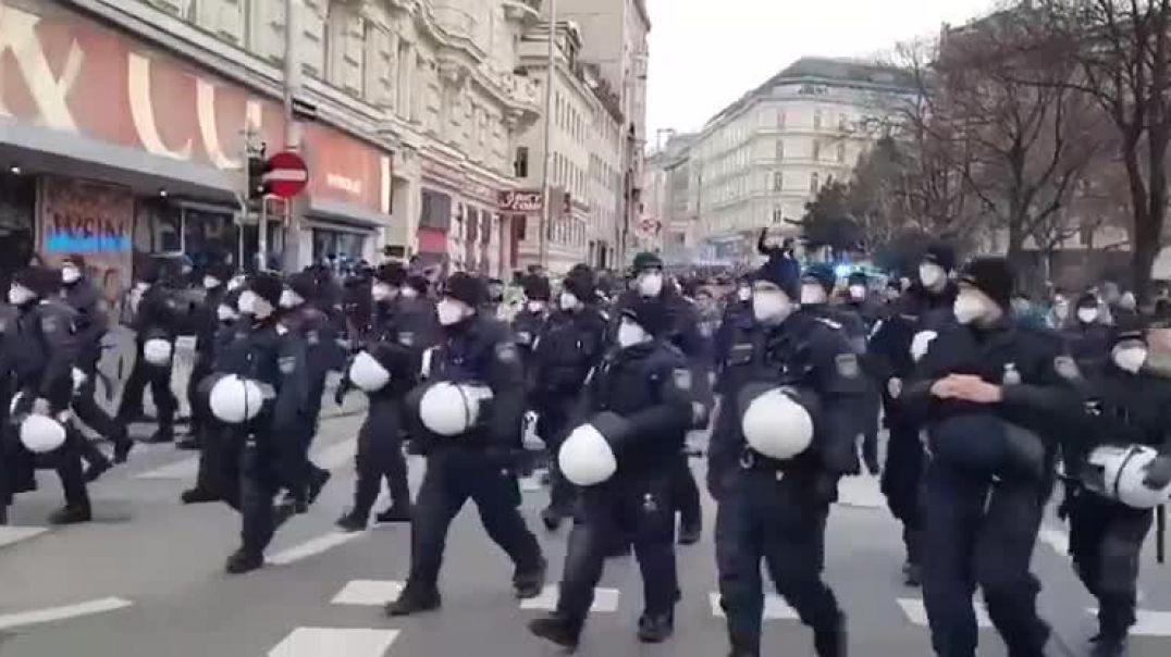 31.01.2021 Wien - Polizei marschiert mit dem Volk gegen die Regierung!