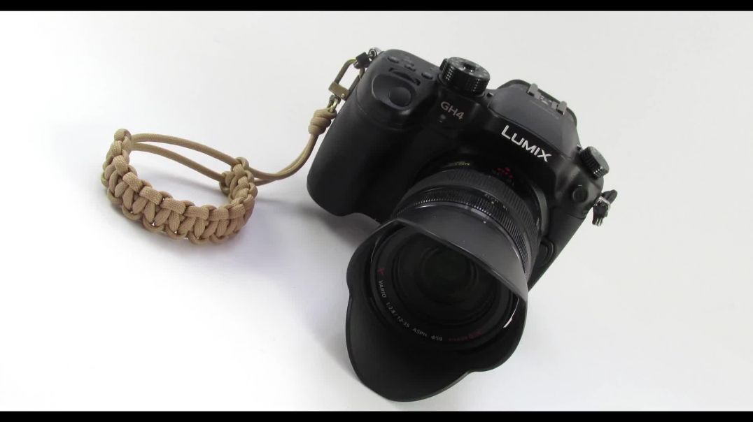 Paracord camera strap