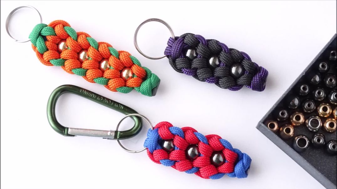 Make a Simplified Beaded Daisy Flower Knot Paracord Keychain