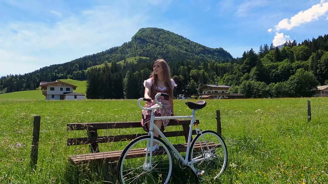 Viola Brand - Fahrradfahren in den österreichischen Bergen