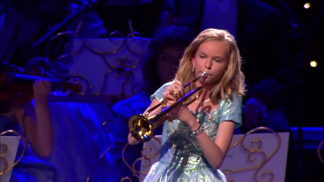 ⁣13 Year Old Melissa Venema Playing Il Silenzio - André Rieu