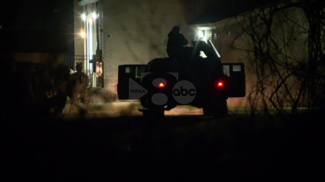 Hostages escape building as FBI breaches Texas synagogue, ending standoff