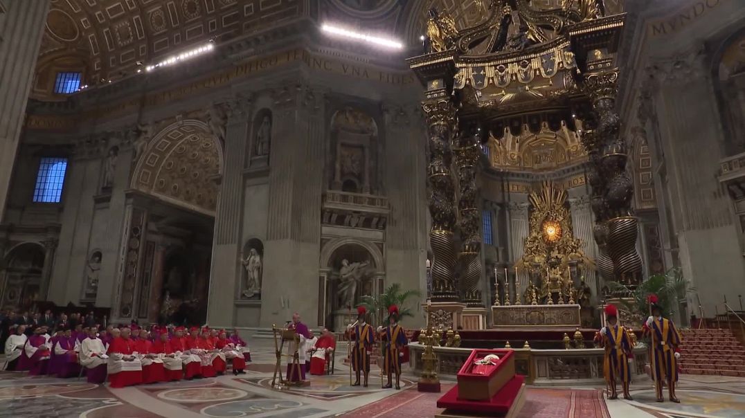 Die letzten Bilder vom offenen Sarg von #papst #franziskus