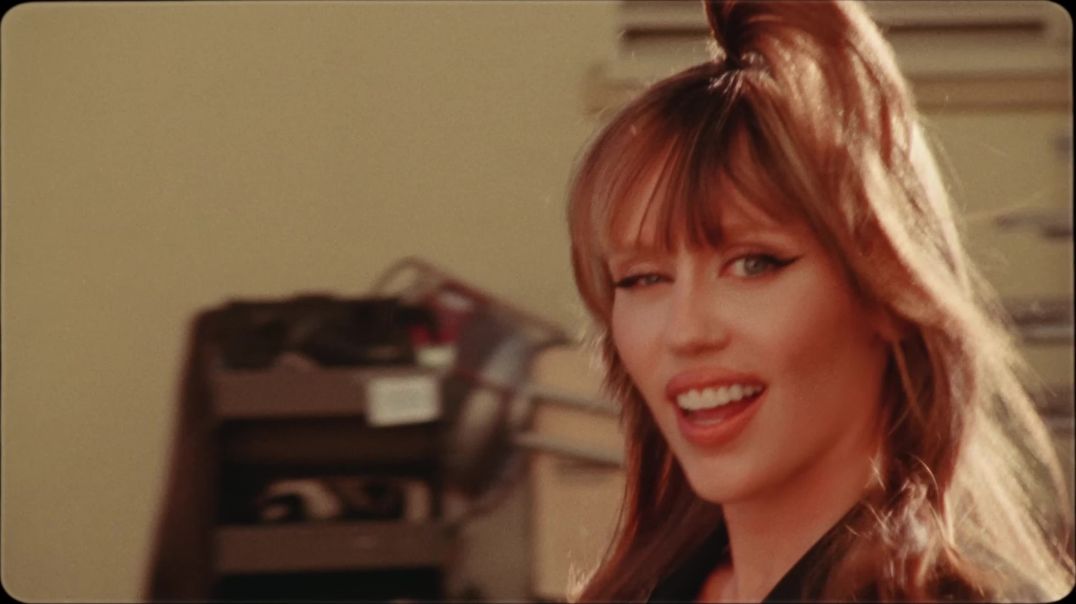 Miley Cyrus - Easy Lover