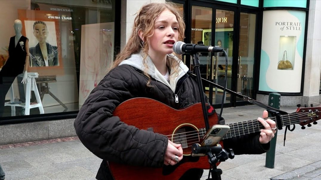 Paolo Nutini (Candy) Excellent Performed by beautiful Sarah Fitzsimon.