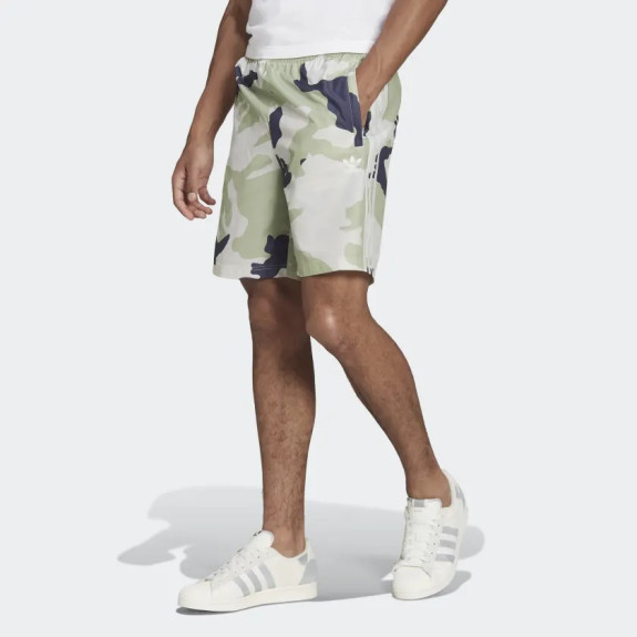 GRAPHICS CAMO SHORTS