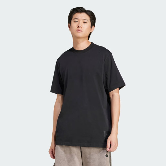 FASHION LABEL GRAPHIC TEE