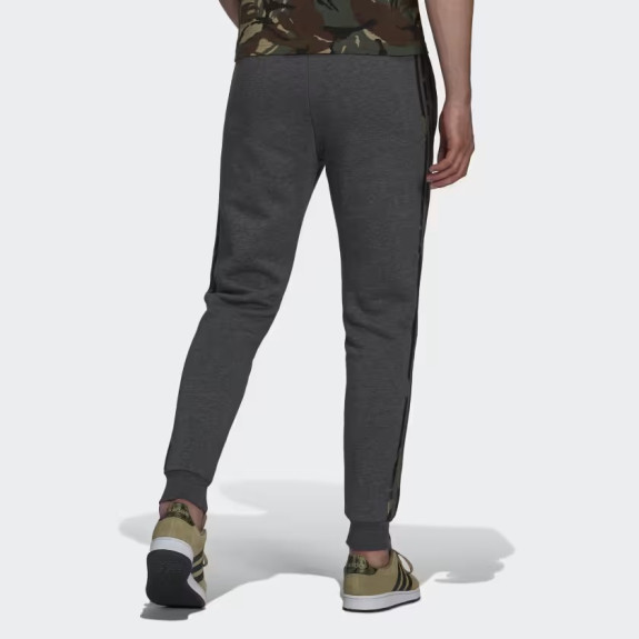 ESSENTIALS FLEECE CAMO-PRINT PANTS