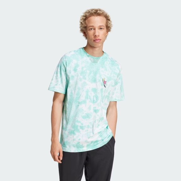SUMMER FUN SNEAKER GRAPHIC TEE