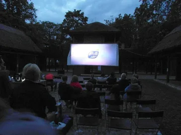 Plenerowe kino w Ogródku Jordanowskim (zdjęcia)