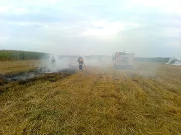 Pożar słomy (zdjęcia)
