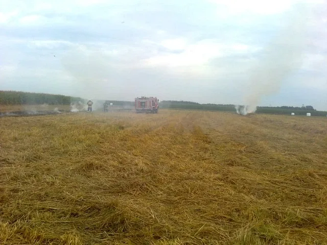 Pożar słomy (zdjęcia)