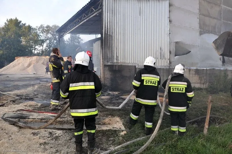 Pożar fabryki brykietu (zdjęcia)