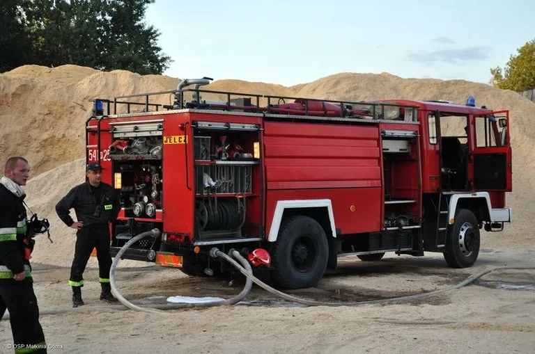 Pożar fabryki brykietu (zdjęcia)
