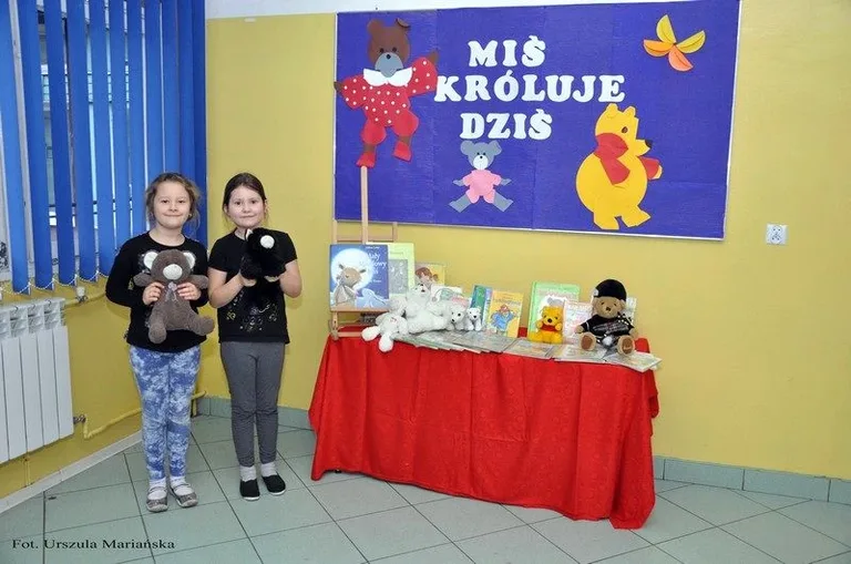 Andrzejkowe wróżby słuchaczy UTW (zdjęcia)