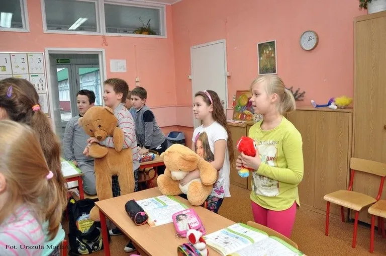 Andrzejkowe wróżby słuchaczy UTW (zdjęcia)