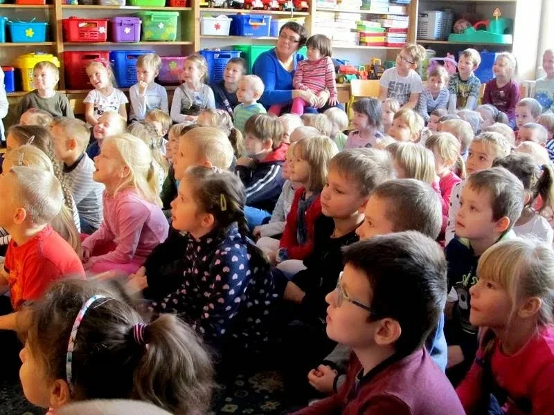 Gucio Chusteczka u przedszkolaków (zdjęcia)