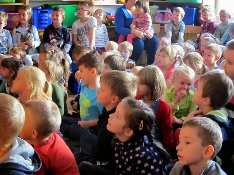 Gucio Chusteczka u przedszkolaków (zdjęcia)