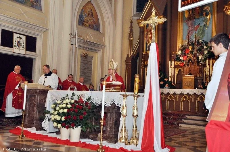Dzieci nagrodzone przez biskupa (zdjęcia)