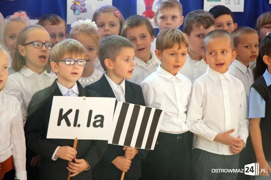 Ślubowanie pierwszaków w Trójce (zdjęcia)