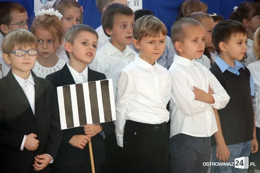 Ślubowanie pierwszaków w Trójce (zdjęcia)