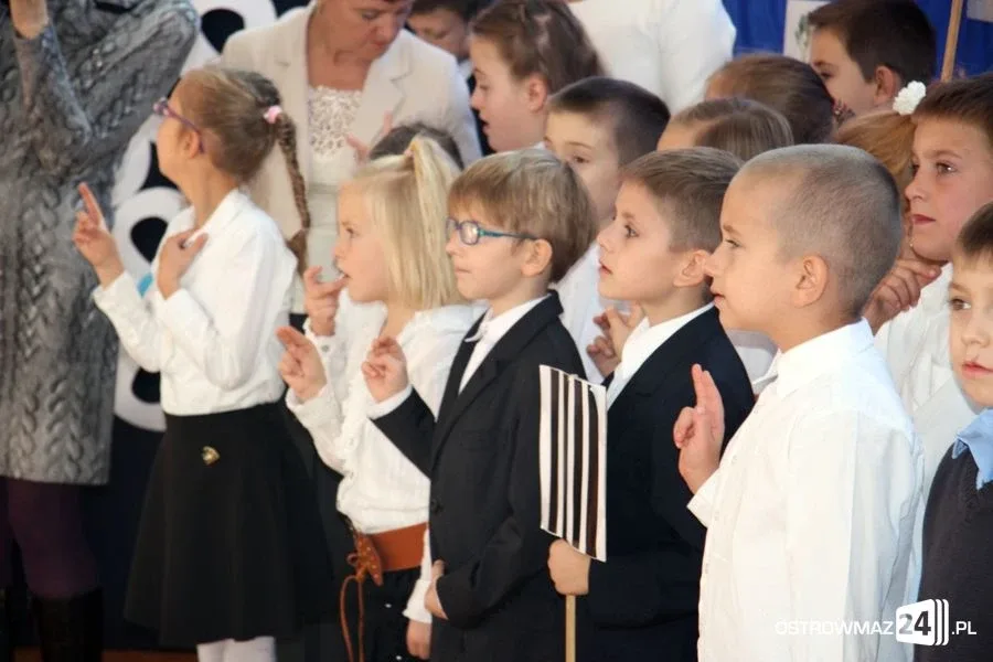 Ślubowanie pierwszaków w Trójce (zdjęcia)