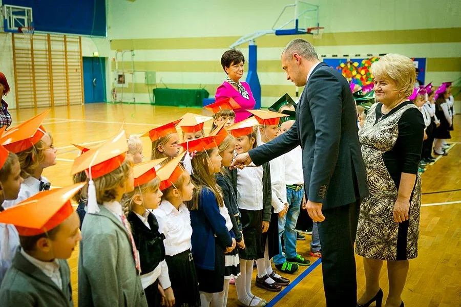 Uroczystość ślubowania klas pierwszych w SP nr 1 (zdjęcia)