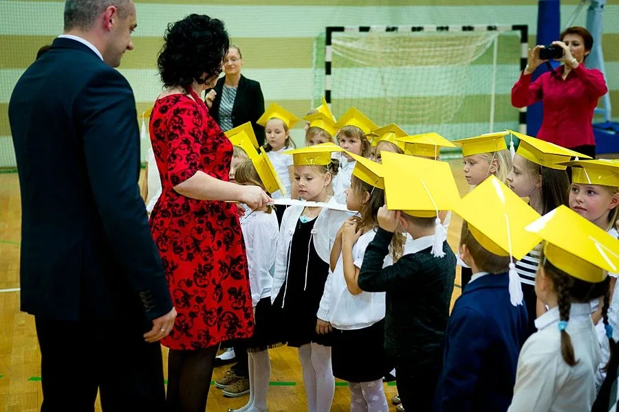 Uroczystość ślubowania klas pierwszych w SP nr 1 (zdjęcia)