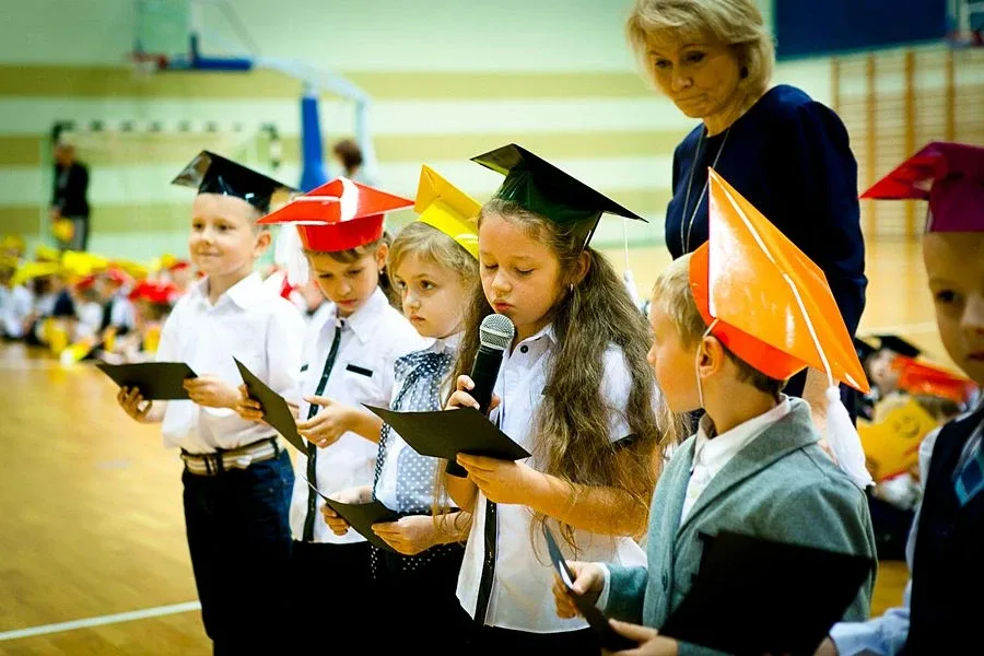 Uroczystość ślubowania klas pierwszych w SP nr 1 (zdjęcia)