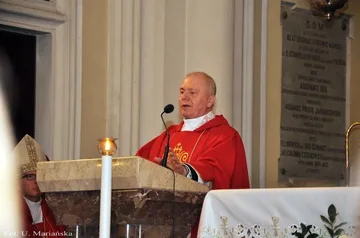 Dzieci nagrodzone przez biskupa (zdjęcia)